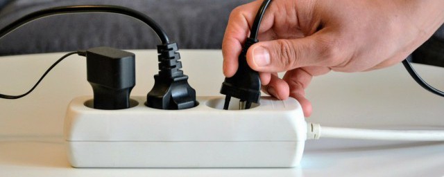 插座进水了还能用吗 插座进水了怎样办