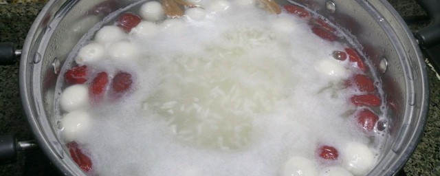 红枣枸杞煮米酒 怎么做红枣枸杞煮米酒