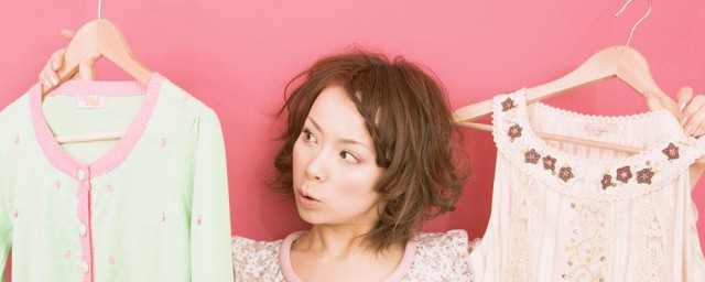 衣服吸灰尘怎样办 衣服吸灰尘解决技巧