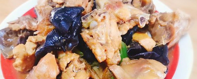 栗子莲子炒鸡丁 栗子莲子炒鸡丁的制作技巧
