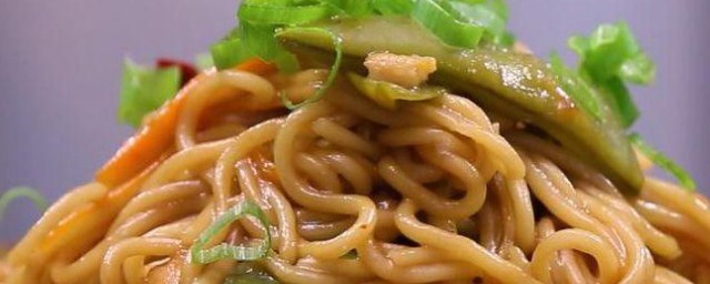 太阳焖面的做法 太阳焖面如何做