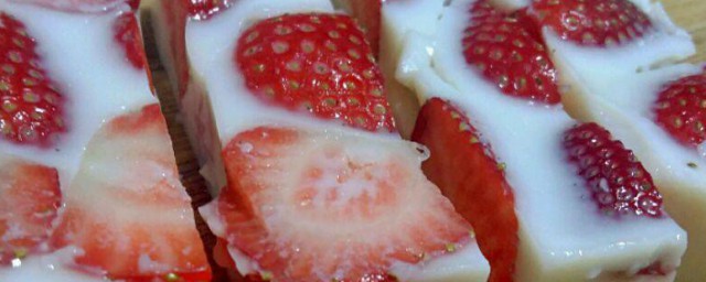 草莓奶冻的做法 如何制作草莓奶冻