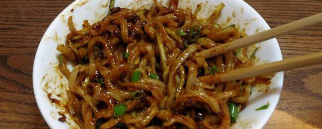 葱油豆丝炸酱面 葱油豆丝炸酱面怎样做