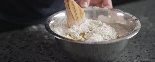 高筋面粉怎样变成低筋面粉 高筋面粉变低筋面粉教程