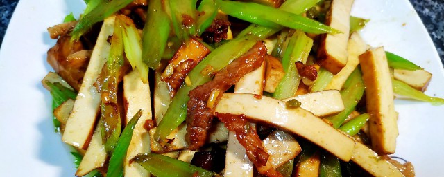 西芹炒豆干的做法 家常菜西芹炒豆干的做法
