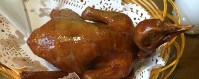 吊炉烤鸽子腌制技巧 怎样制作吊炉烤鸽子