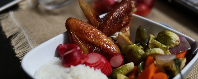 广东酱油嫩鸡次序 广东酱油鸡的制作技巧