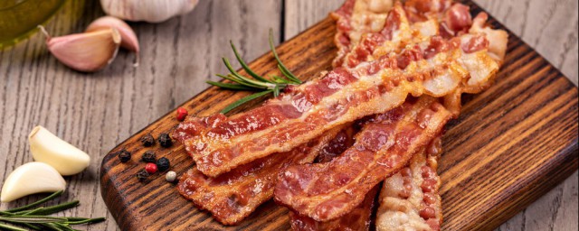正宗煮腊肉的腌制技巧 家常腌腊肉做法分享
