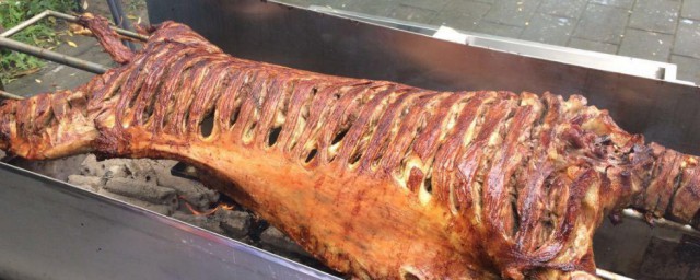 烤整只羊肉腌制技巧 烤全羊腌制技巧及配料量