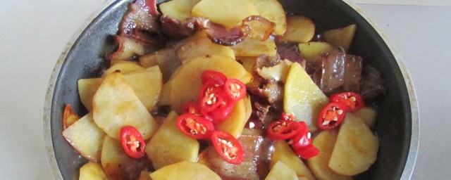 腊肉土豆片的做法 怎样做腊肉土豆片