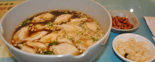东北酸菜汤饺子的酸汤如何做 如何做酸汤饺子的酸汤