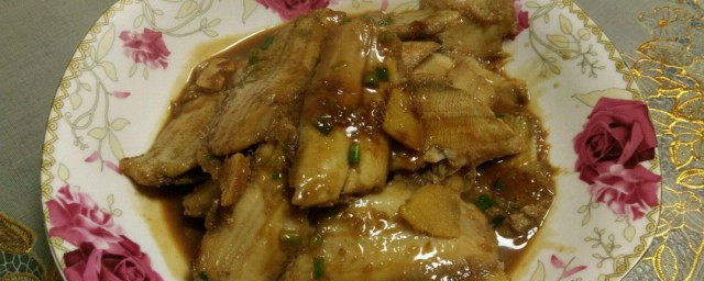 鲜比目鱼烧肉怎样做 鲜比目鱼烧肉做法