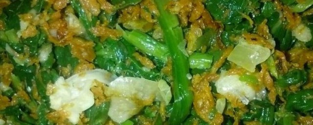 炸鸡蛋拌菠菜怎么做 炸鸡蛋拌菠菜做法介绍
