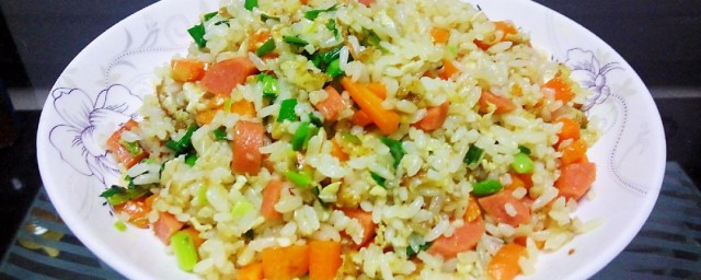 鸡蛋蒜苗蛋炒饭怎么做 制作鸡蛋蒜苗蛋炒饭的要领