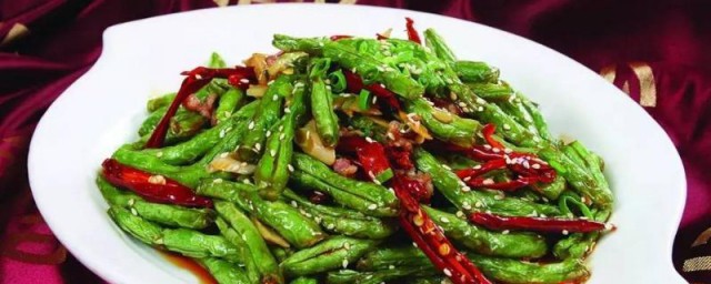 豆角炒辣椒的简单做法 豆角炒辣椒怎样做