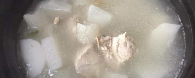 煨萝卜排骨汤怎样放佐料诀窍 煨萝卜排骨汤做法简介