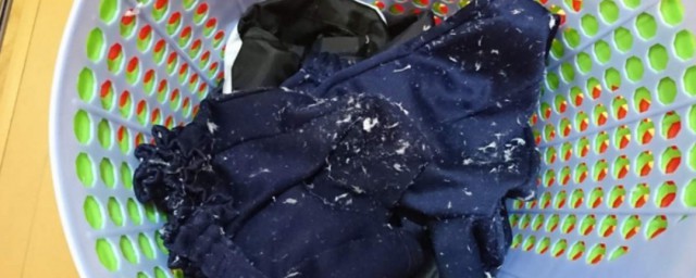 洗完衣服有卫生纸屑怎样办 洗完衣服有卫生纸屑解决技巧