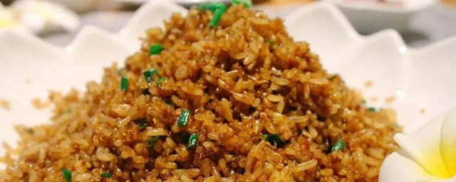 豉油鸡汁炒饭 豉油鸡汁炒饭的做法