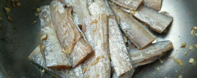 葱油带鱼 葱油带鱼做法介绍