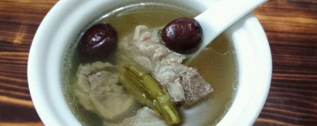 花旗参石斛红菇排骨汤 花旗参石斛红菇排骨汤的制作方式