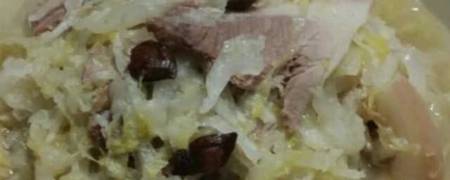 东北大酸菜炖梅肉萝卜豆腐 东北大酸菜炖梅肉萝卜豆腐如何做