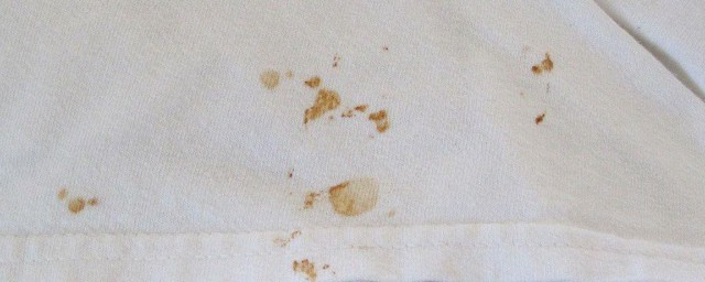 衣服上的血渍如何清除干净 如何清除衣服上的血渍