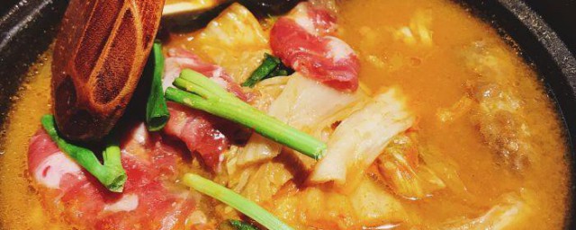 黑豆腐泡菜锅 怎样做黑豆腐泡菜锅