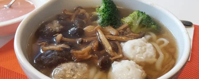 猪肉丸乌冬汤怎样做 猪肉丸乌冬汤需要什么材料