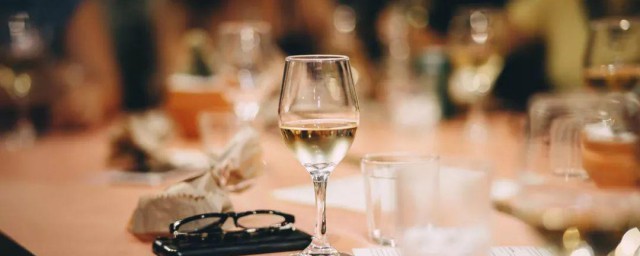 喝白酒后解酒的技巧 喝白酒后怎样解酒
