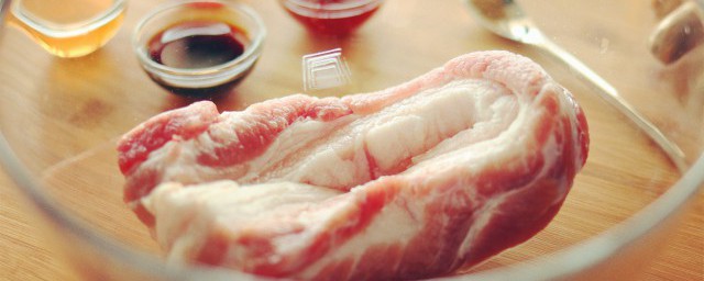 五花肉炖豆芽菜怎样做 五花肉炖豆芽菜教程