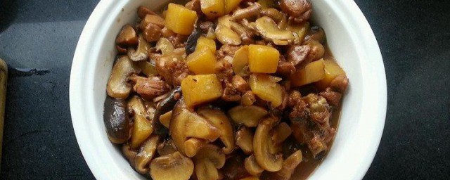 过年鸡怎样做好吃 小鸡炖蘑菇土豆的技巧