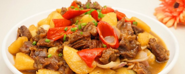 土豆咖喱烧牛肉 土豆咖喱烧牛肉做法