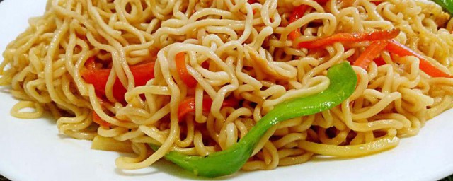 怎样制作简单好吃的炒泡面 炒泡面做法