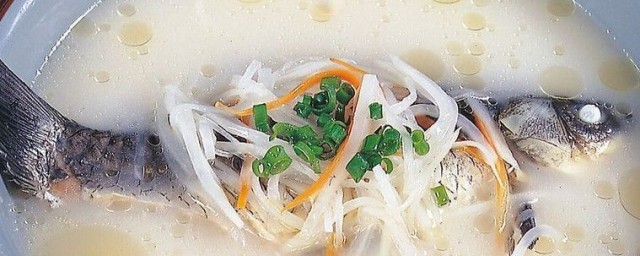 草菇鲫鱼汤 草菇鲫鱼汤的烹饪技巧