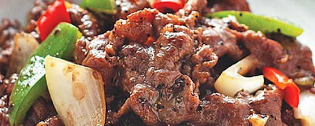 黑椒牛肉煲怎样做 黑椒牛肉煲的做法次序