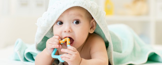 宝宝6个月先喝牛奶还是先吃辅食 幼儿先吃辅食还是先喝奶