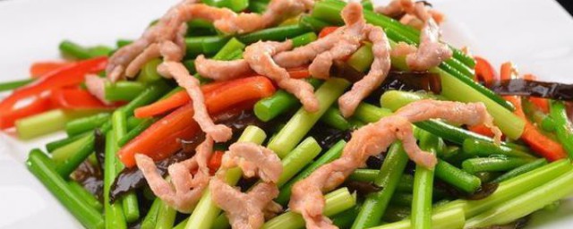 白酒泡肉炒蒜薹怎样做 怎样做出美味的白酒泡肉炒蒜薹