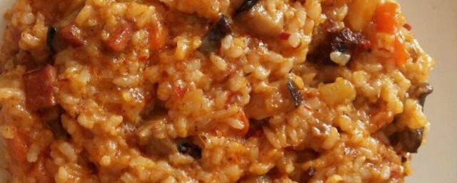 红酒炖牛肉烩饭怎样做 红酒炖牛肉烩饭简单做法