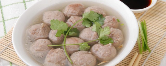 现成的牛肉丸子怎样做才好吃 牛肉丸子汤怎样做才好吃