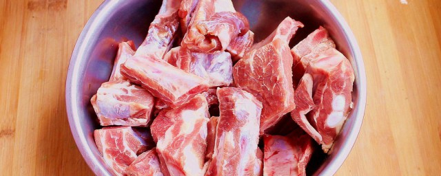 熬猪肉排骨如何做 熬猪肉排骨做法介绍