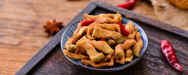 萝卜干炒肉皮的做法 萝卜干炒肉皮的烹饪技巧