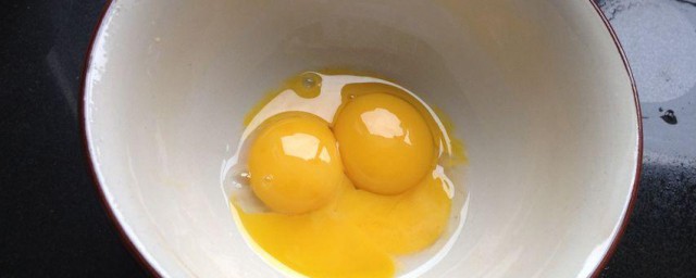 鸡蛋蛋黄怎么煮 白煮鸡蛋黄的做法