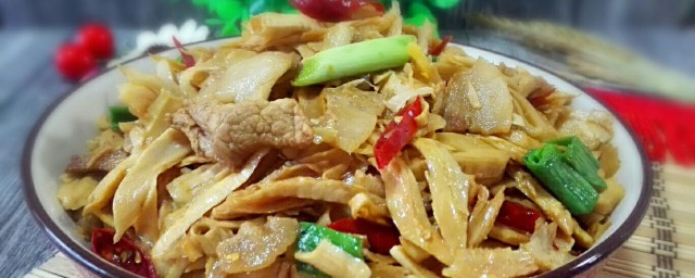 笋干炒五花肉怎样做 制作笋干炒五花肉的技巧