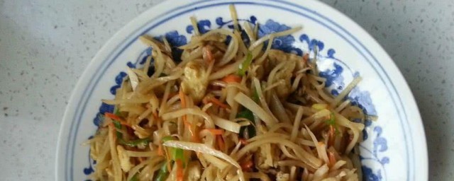 青椒胡萝卜炒米粉 青椒胡萝卜炒米粉的做法