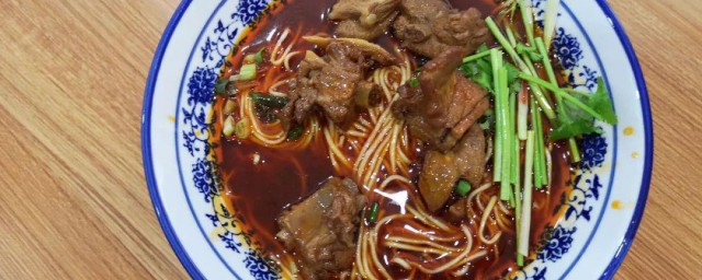 排骨蔬菜小面 做排骨蔬菜小面的教程