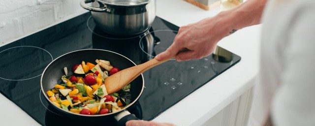 五色炒蔬丁怎么做 五色炒蔬丁的烹饪要领