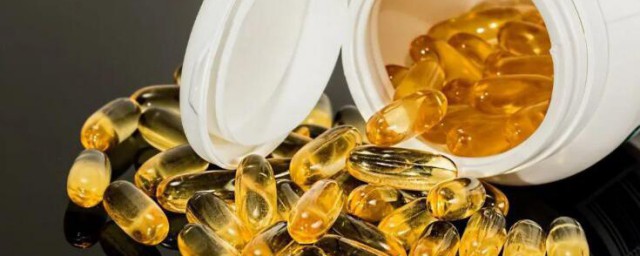 掉头发吃维生素可以吗 掉头发吃维生素有用吗