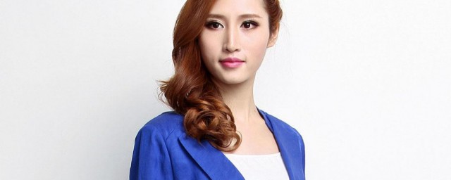 蓝色套装搭配要领 蓝色套装如何搭配