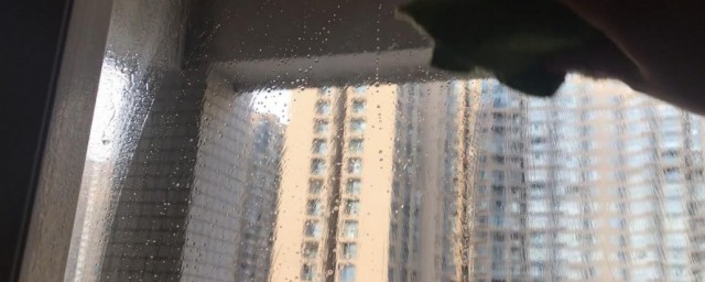 清洁玻璃上的灰尘的技巧 怎样清洁玻璃上的灰尘