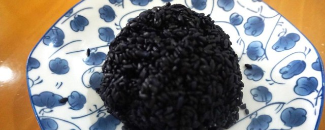 黑色糯米饭怎样做才黑 怎样煮黑色糯米饭